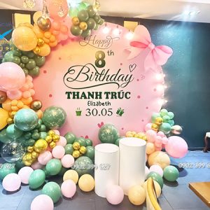 Trang trí sinh nhật khung tròn sang trọng